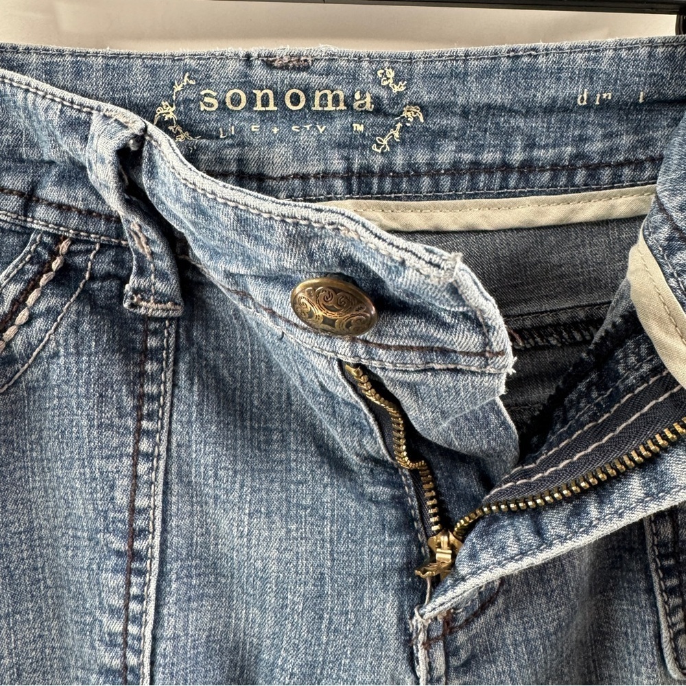 Sonoma Life + Style Mid Rise Zipper Fly Jeans Light–Medium Wash Size 8 - Picture 6 of 9